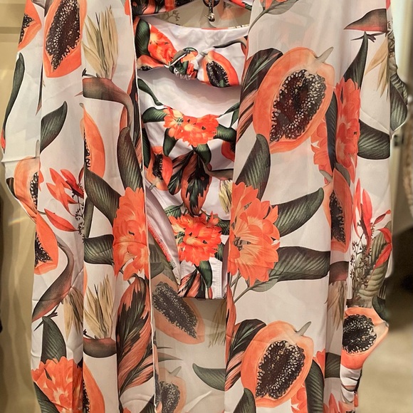 Bathing-suit with matching cover-up (New) - Picture 2 of 2